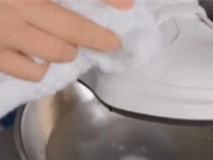Clip: 'Hô biến' đôi giày bẩn trở nên trắng tinh như mới