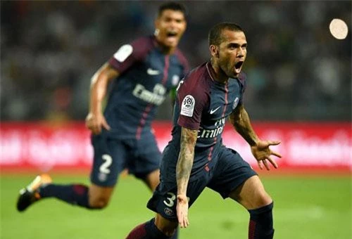 5. Dani Alves (PSG, ĐT Brazil)