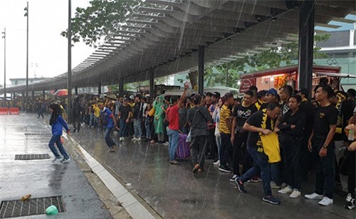 Mưa giông lớn ở Bukit Jalil, Việt Nam và Malaysia nguy cơ sẽ "thủy chiến"