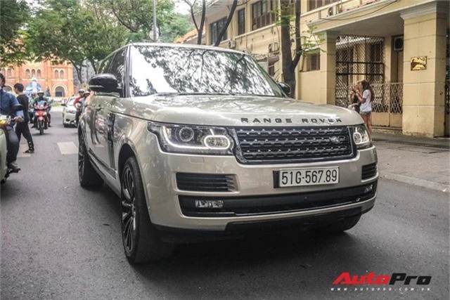 Range Rover Autobiography đeo siêu biển 567.89 giống Lamborghini Huracan tại Đà Nẵng. Giống với chiếc siêu xe Lamborghini Huracan tại Đà Nẵng, chiếc Range Rover Autobiography này cũng sở hữu biển số 