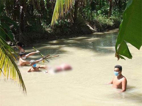 Khởi tố vụ một phụ nữ bị dìm chết dưới mương bởi 5 thanh tre