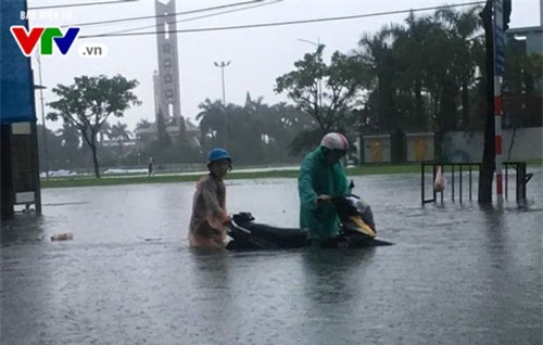 Hơn 4.600 căn nhà bị ngập trong đợt mưa lũ ở Trung Bộ