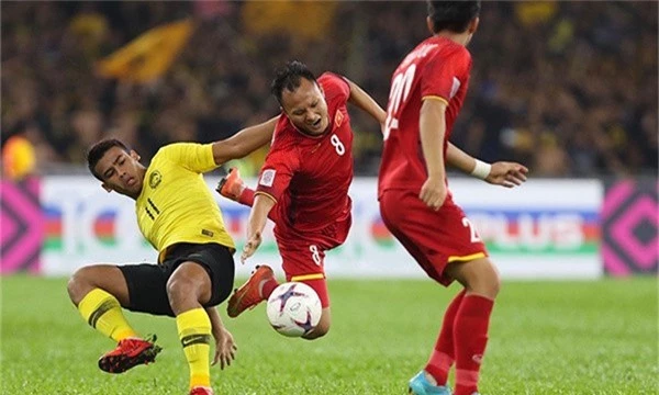 Chấm điểm cầu thủ Việt Nam ở chung kết lượt đi AFF Cup 2018 gặp Malaysia: Hùng, Huy, Hoàng, Hải hay. Đức quá đỉnh - Ảnh 3.