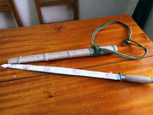 Nghệ An: Cha ruột dùng kiếm đâm chết con trai rồi ăn lá ngón tự tử