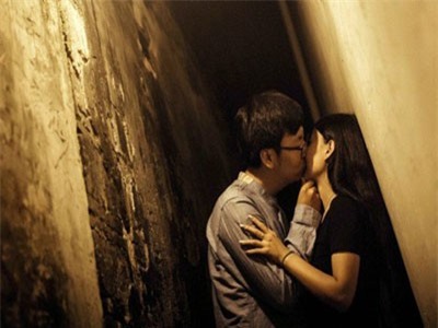 Chồng mình không ngoại tình, chỉ là anh yêu người khác