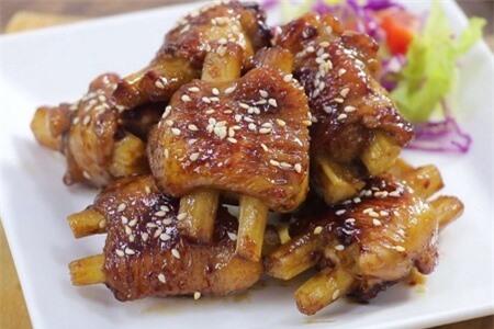 Clip: Gà giả sườn nướng thơm lừng góc bếp