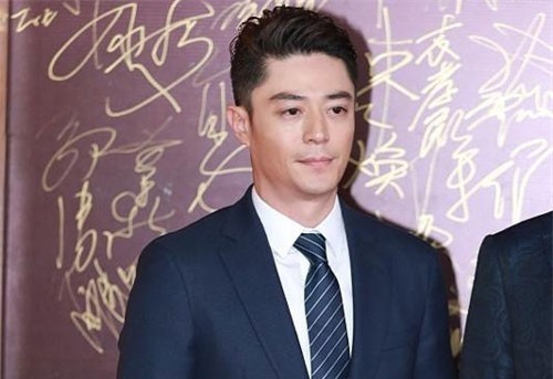 Hoắc Kiến Hoa xuất hiện sau nhiều tháng "mất tích", tiết lộ bị "rối loạn cưỡng chế" vì con gái