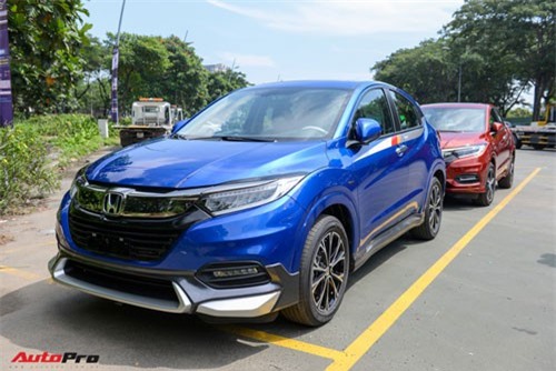 Doanh số Honda HR-V 'tụt dốc' trong tháng 11 vì khan hàng, một số đại lý bắt đầu bán 'bia kèm lạc'