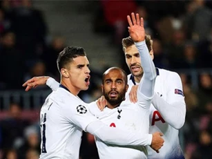 Thoát hiểm trước Barcelona, Tottenham giành vé vào knock-out