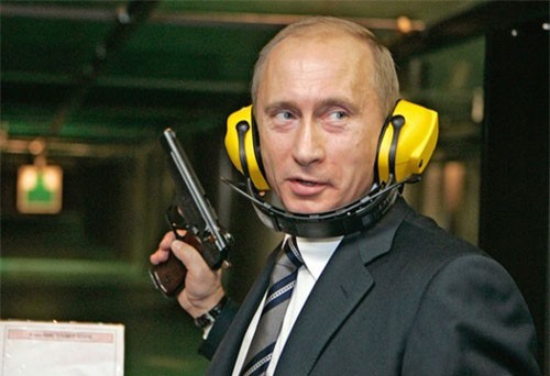 Xôn xao tấm thẻ của ông Putin thời còn hoạt động tình báo ở Đức