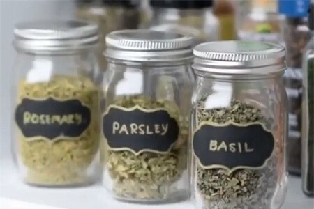 Clip: Tiết kiệm được khối thời gian làm bếp nhờ các mẹo vặt với lò vi sóng này