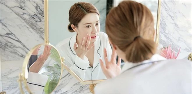 6 dấu hiệu báo động cơ thể bạn đang thiếu hụt collagen cần bổ sung gấp - Ảnh 1. 6 dấu hiệu báo động cơ thể bạn đang thiếu hụt collagen cần bổ sung gấp - Ảnh 1.