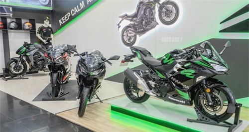 Kawasaki Ninja 400 ABS thêm màu mới ở VN, giá từ 159 triệu đồng
