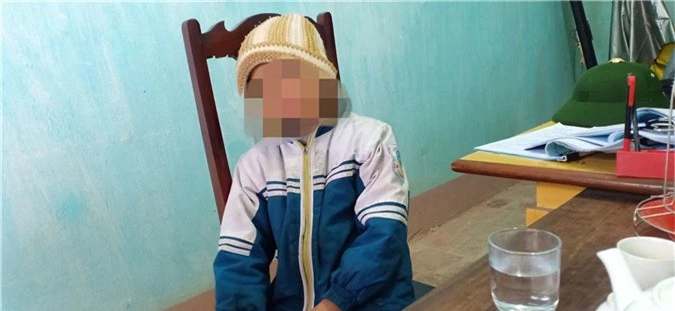 Cháu bé mồ côi không dám kể chuyện bị sư thầy bạo hành vì sợ bị... đánh chết! - Ảnh 5. Cháu bé mồ côi không dám kể chuyện bị sư thầy bạo hành vì sợ bị... đánh chết! - Ảnh 5.