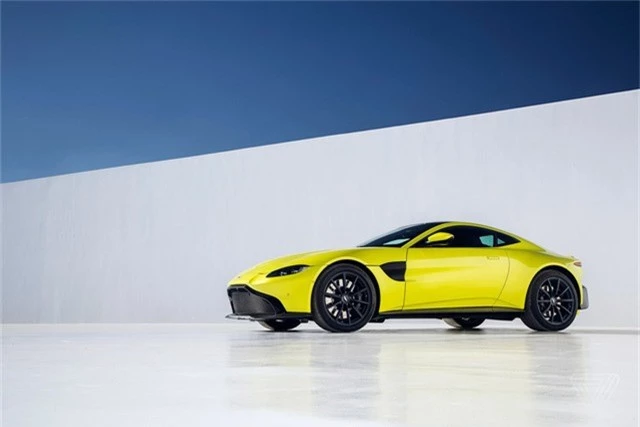HOT: Đồng loạt khui công hai xe Aston Martin chính hãng, có V8 Vantage thế hệ mới nhất - Ảnh 3.
