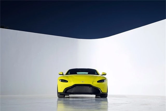 HOT: Đồng loạt khui công hai xe Aston Martin chính hãng, có V8 Vantage thế hệ mới nhất - Ảnh 4. HOT: Đồng loạt khui công hai xe Aston Martin chính hãng, có V8 Vantage thế hệ mới nhất - Ảnh 4.