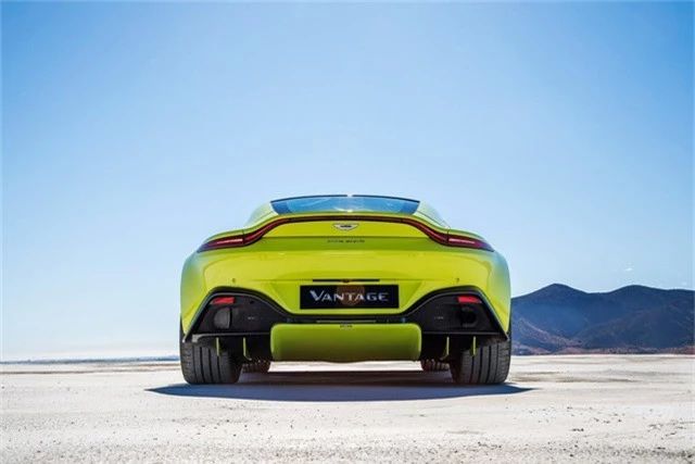 HOT: Đồng loạt khui công hai xe Aston Martin chính hãng, có V8 Vantage thế hệ mới nhất - Ảnh 6. HOT: Đồng loạt khui công hai xe Aston Martin chính hãng, có V8 Vantage thế hệ mới nhất - Ảnh 6.