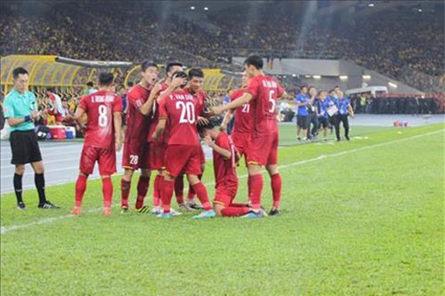 Tuyển Việt Nam được hứa thưởng gần 2 tỷ sau trận lượt đi chung kết AFF Cup 2018