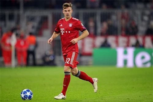 Hậu vệ phải: Joshua Kimmich (Bayern Munich).