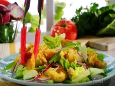 Clip: Hướng dẫn làm món salad tôm chiên giòn