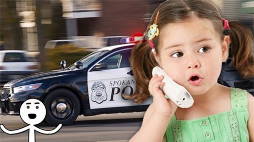 Bé gái 9 tuổi gọi cảnh sát vì bố mẹ bắt... dọn phòng