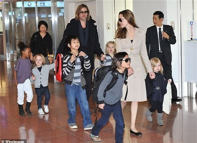 Điều gì khiến Angelina Jolie đồng ý thỏa hiệp với Brad Pitt trong phiên tòa phân xử quyền nuôi con - Ảnh 1.