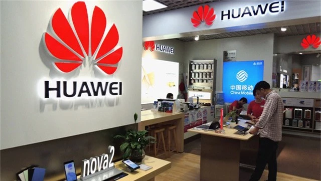  Bên trong một cửa hàng của Huawei (Ảnh: Nikkei) 