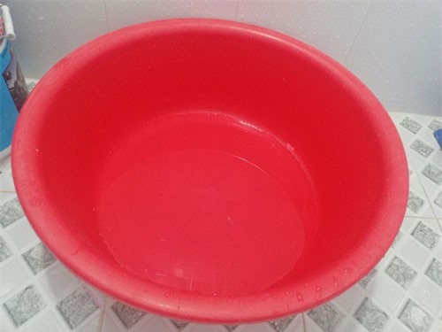 Cà Mau: Người phụ nữ vô danh chết trong tư thế mặt úp vào thau nước