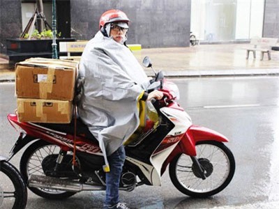 Tài xế taxi, shipper hốt bạc không kịp vào ngày mưa rét