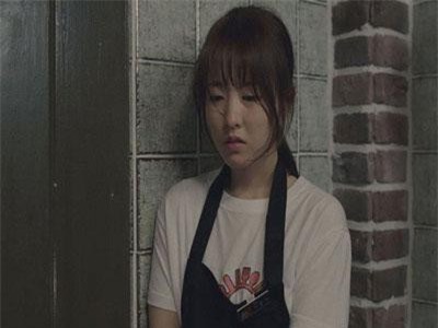 Góp 2 triệu vào đám giỗ, tôi bị nhà chồng mời xuống ăn dưới bếp cho khỏi nhục