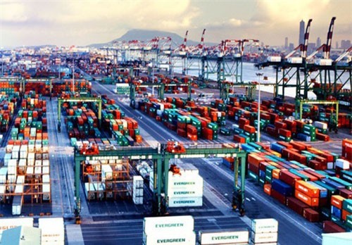 BẢN TIN TÀI CHÍNH - KINH DOANH: Xuất siêu 11 tháng đạt mức kỷ lục, người Việt "rinh" hơn 720 chiếc xế hộp/ngày