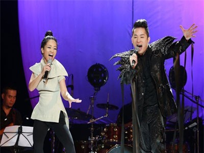 Tùng Dương: 'Hồng Nhung dũng cảm khi nói ra sự thật về đời tư của mình'