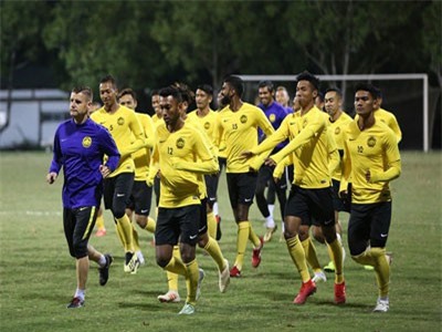 ĐT Malaysia không mặc áo khoác, làm quen với cái lạnh tại Hà Nội