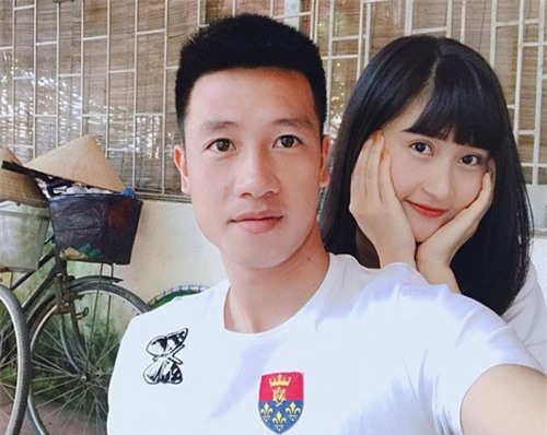 Người yêu tiền vệ "nã pháo" vào lưới Malaysia thổ lộ trước giờ G