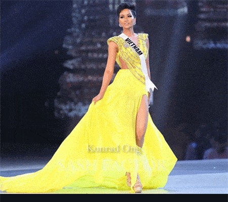 Clip: Cận cảnh màn hất váy đẳng cấp của H'Hen Niê ở bán kết Miss Universe 2018