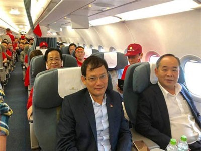 Ông Nguyễn Lân Trung nói gì về việc sang Malaysia cổ vũ và quấn Quốc kỳ ngang hông?