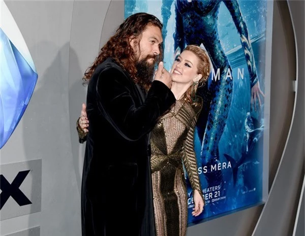  Amber Heard chia sẻ cô và bạn diễn Jason Momoa đã có khoảng thời gian vui vẻ trên phim trường 