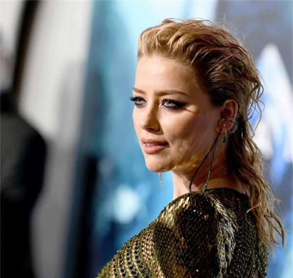  Amber Heard là một trong những ngôi sao nổi tiếng của Hollywood 
