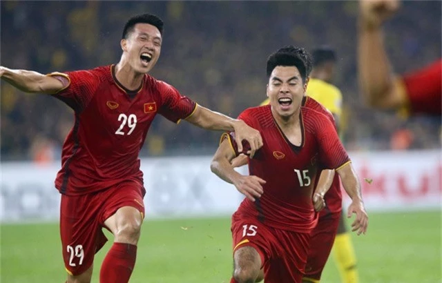 Huy Hùng và Đức Huy đạt phong độ rất cao trong trận chung kết lượt đi ở sân Bukit Jalil (ảnh: Anh Hải)