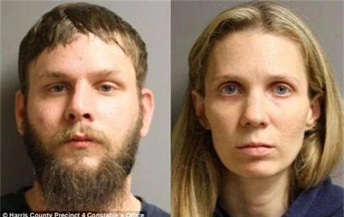  Bradley Bleimeyer và Tami Bleimeyer bị kết án 15, 28 năm tù vì tội ngược đãi, gây thương tích cho trẻ em. 