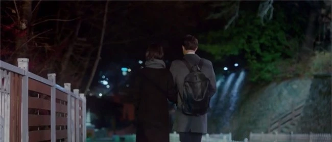 Sau bao ngày chờ đợi, cuối cùng Song Hye Kyo và phi công trẻ Park Bo Gum cũng nắm tay rồi! - Ảnh 16.
