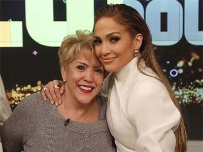 Là mẹ của ngôi sao cũng rất... vất vả