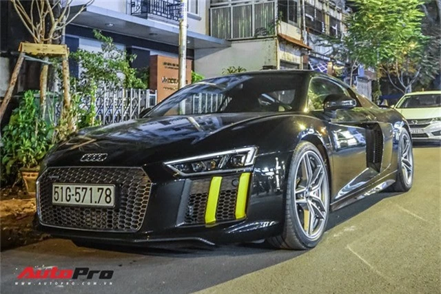  Audi R8 V10 Plus