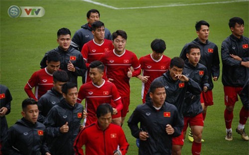 ẢNH: ĐT Việt Nam tập buổi đầu tiên sau khi trở về từ Malaysia