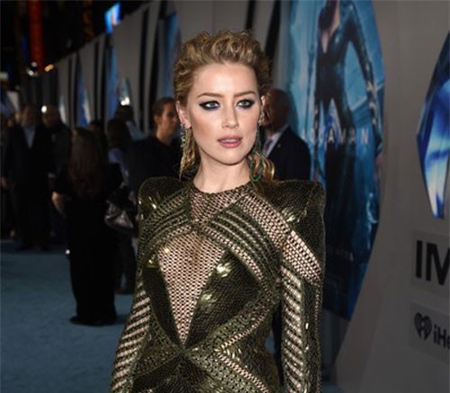 Amber Heard gợi cảm trên thảm đỏ