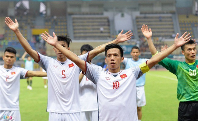 Trận chung kết giành ngôi vị vô địch: "Bom nguyên tử" mang tên Văn Quyết