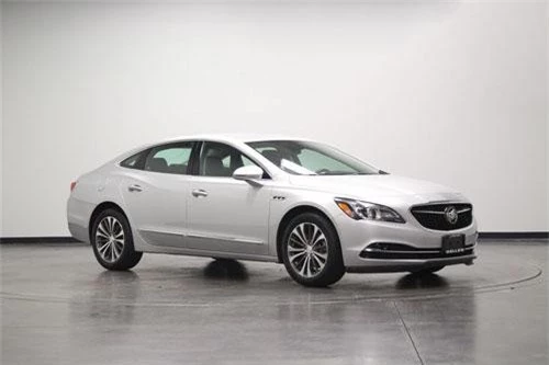 10. Buick LaCrosse Essence AWD 2018.