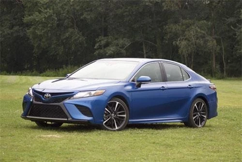 2. Toyota Camry 2018.