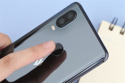 Trên tay Vsmart Active 1: Chip S660, camera kép, giá 4,99 triệu 