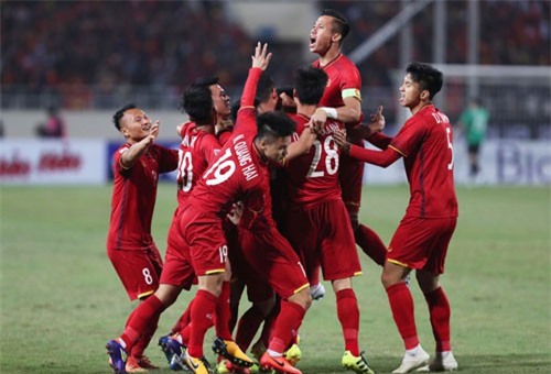 CĐV Đông Nam Á chúc mừng chức vô địch của ĐT Việt Nam